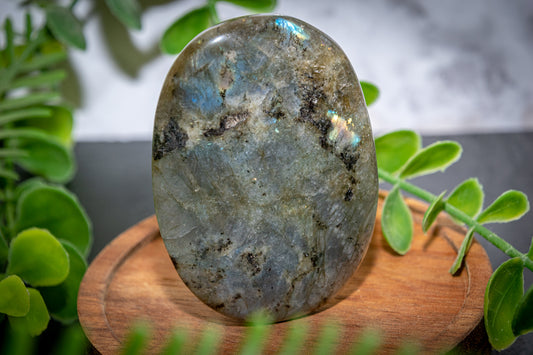 Labradorite palm stone