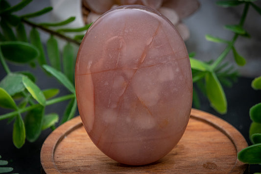 Carnelian palm stone