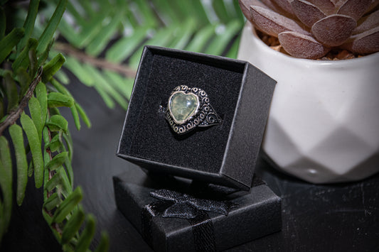 Prehnite adjustable ring