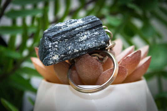 Black tourmaline rough keyring