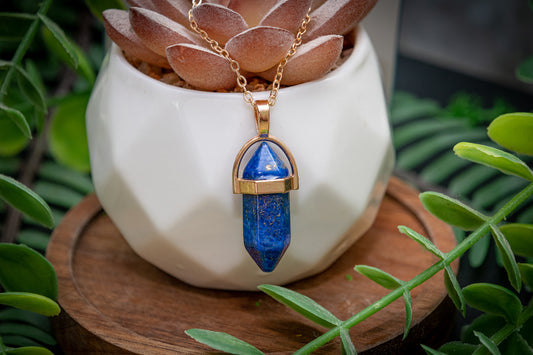 Lapis lazuli pendant necklace