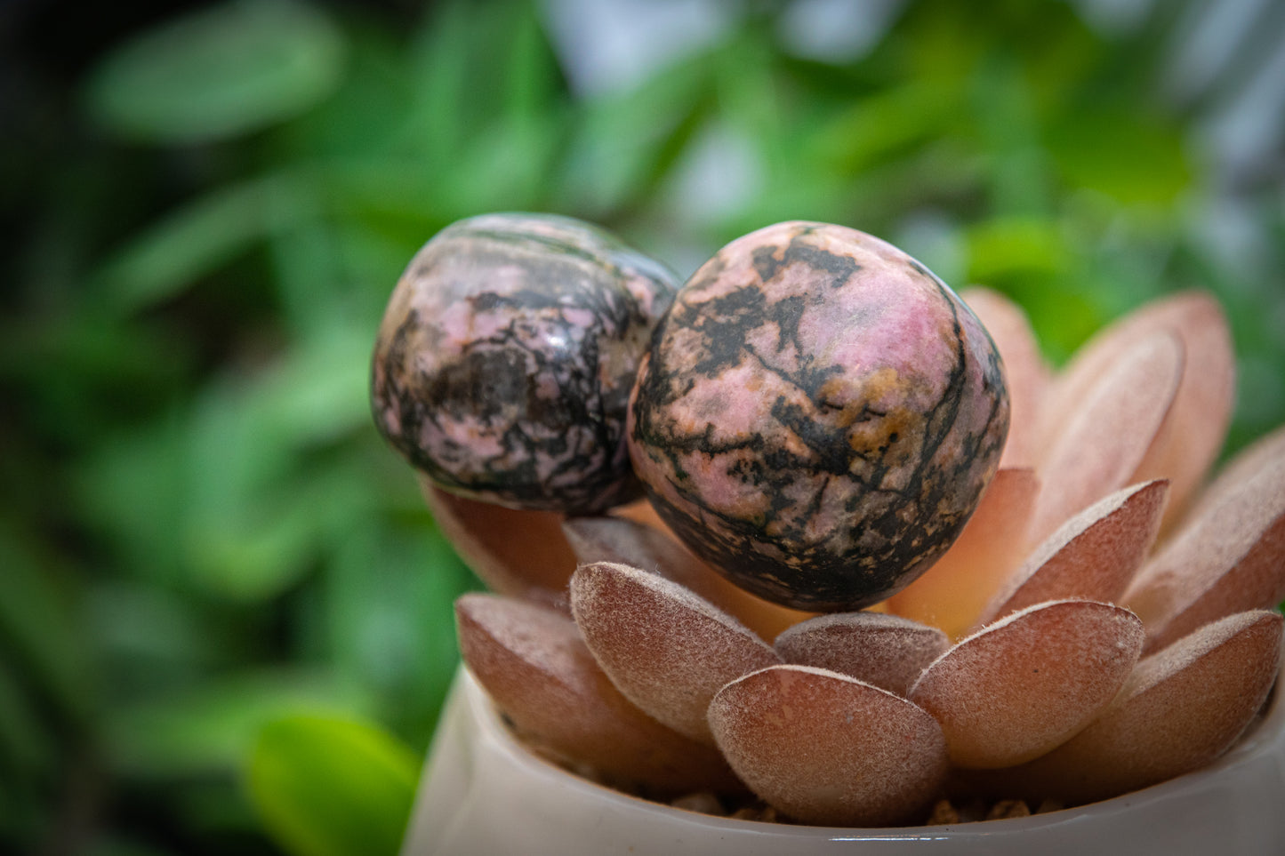 Rhodonite tumblestone