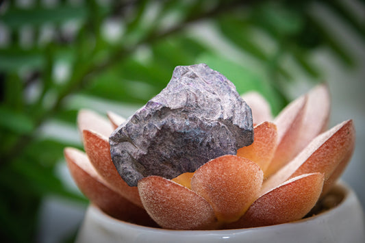 Sugilite rough small stone