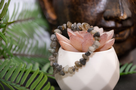 Labradorite chip bracelet