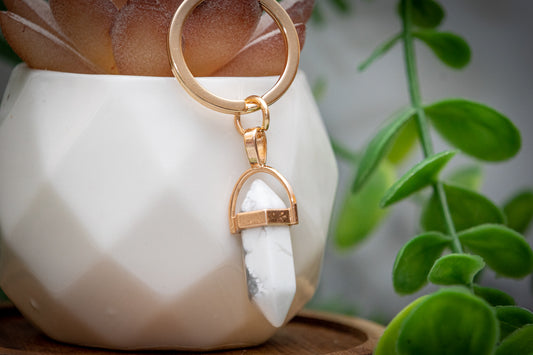 Double point Howlite keyring